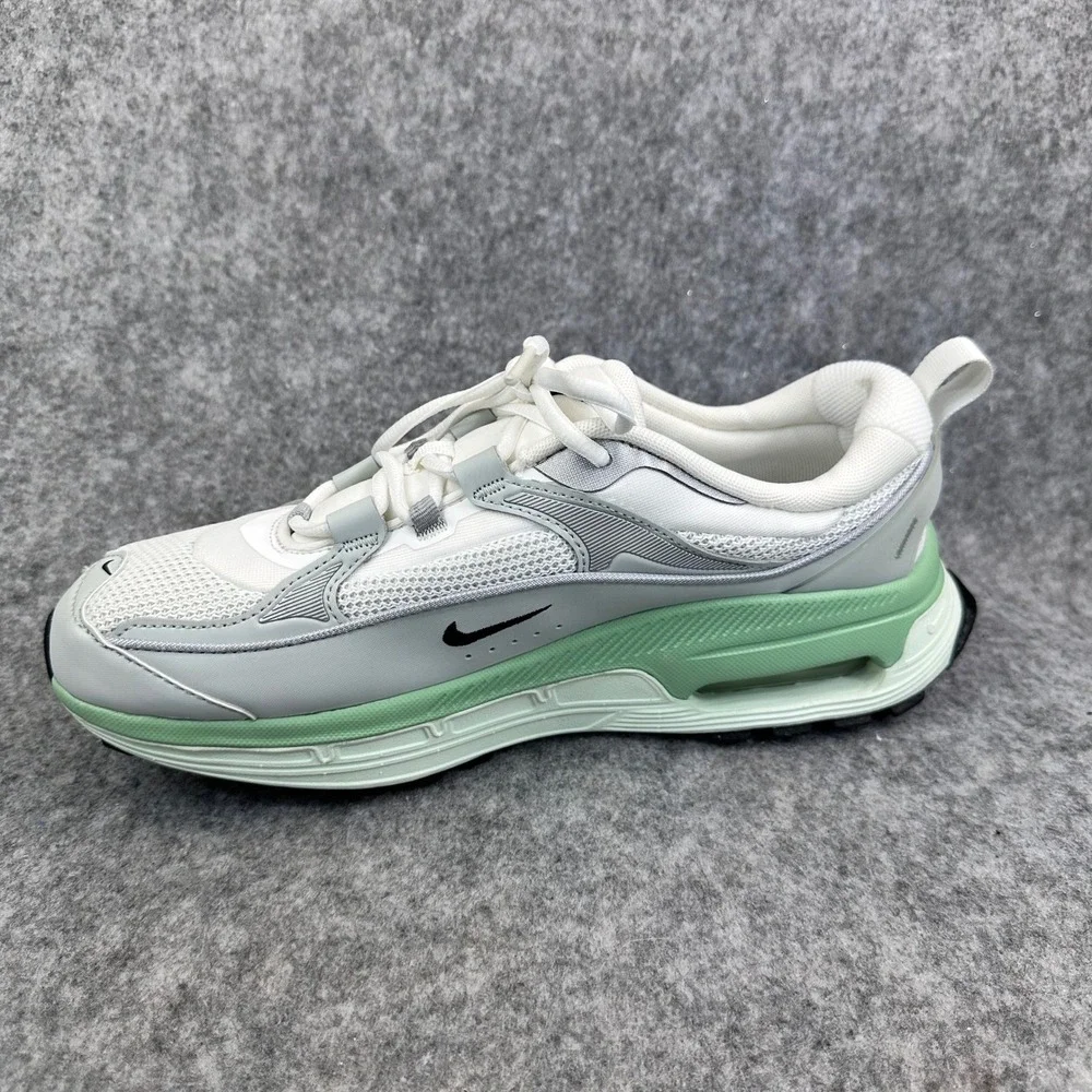 Nike Air Max Bliss Womens Size 9 Summit White Green DH5128-103 Lifestyle Sneaker